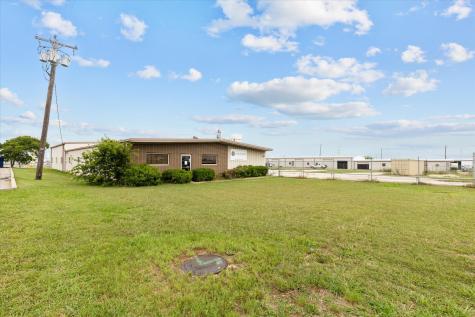 2305 N Main Street Cleburne TX 76033