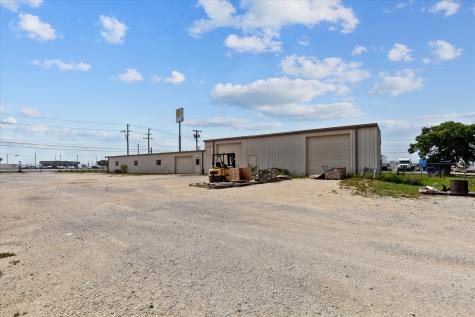 2305 N Main Street Cleburne TX 76033