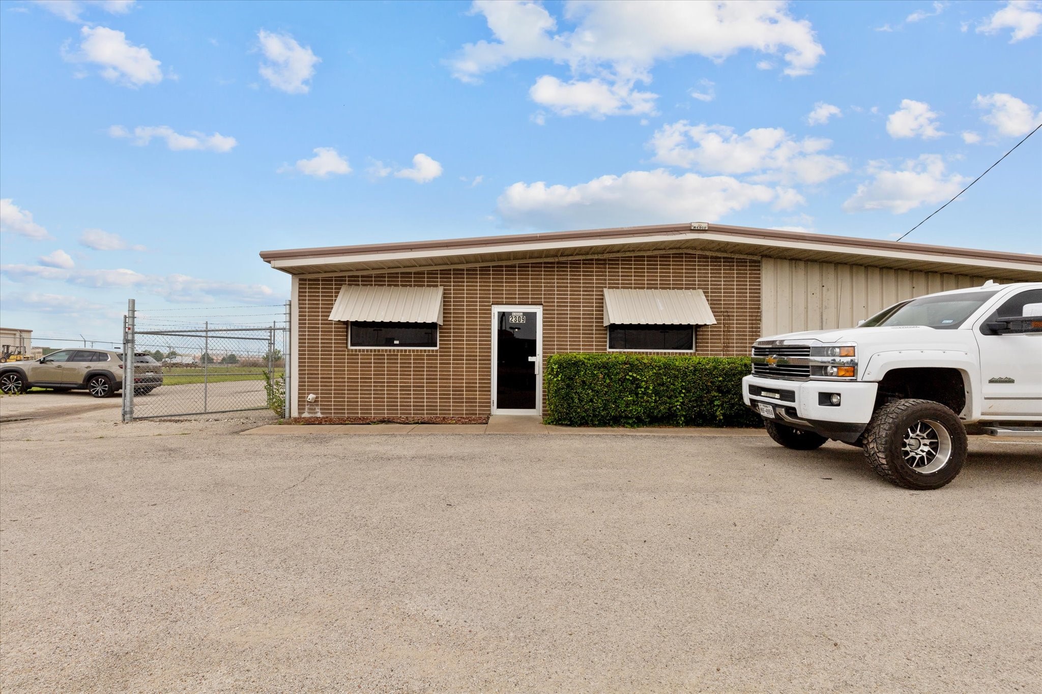 2305 N Main Street Cleburne TX 76033