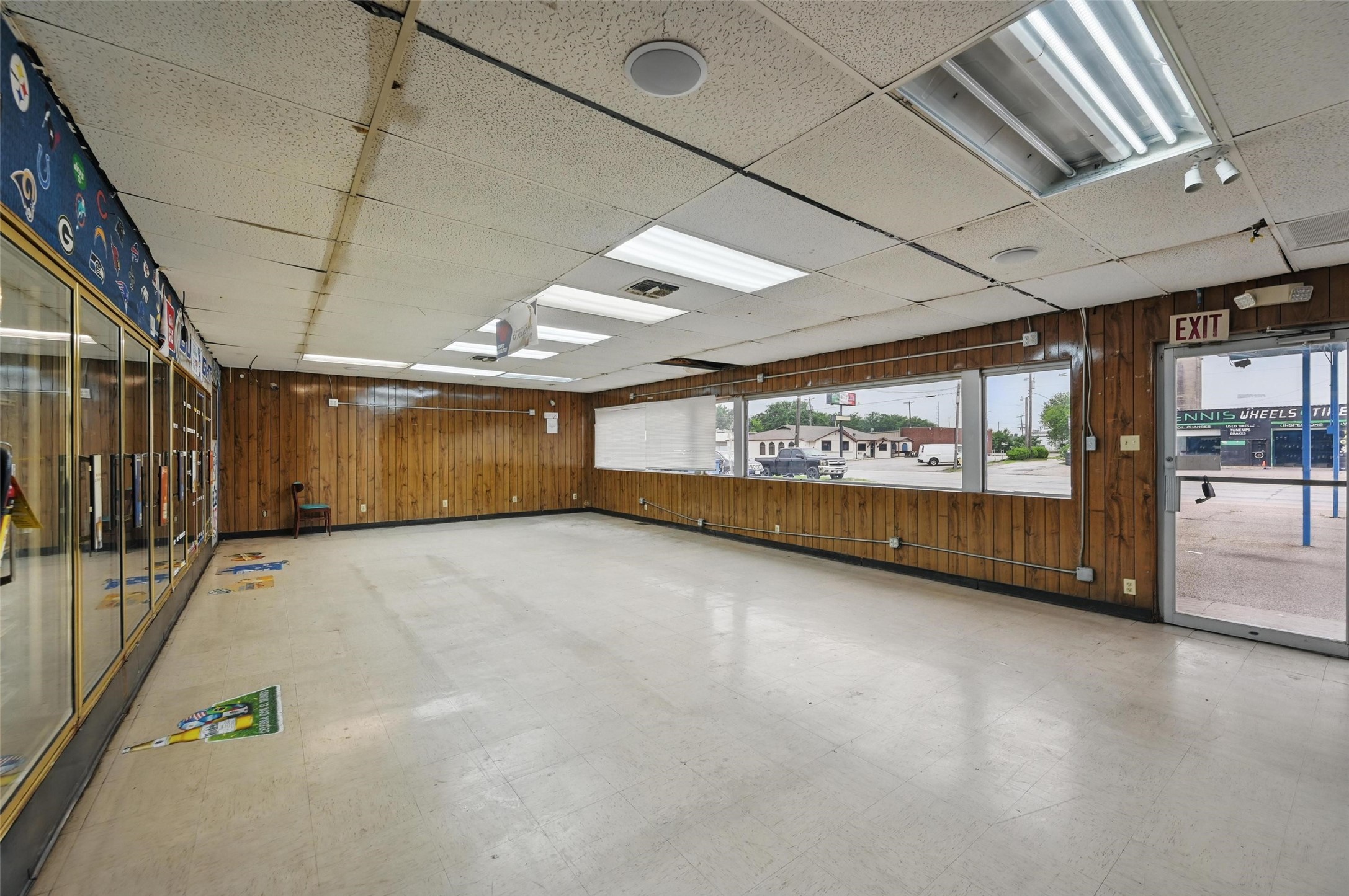 100 S Kaufman Street Ennis TX 75119