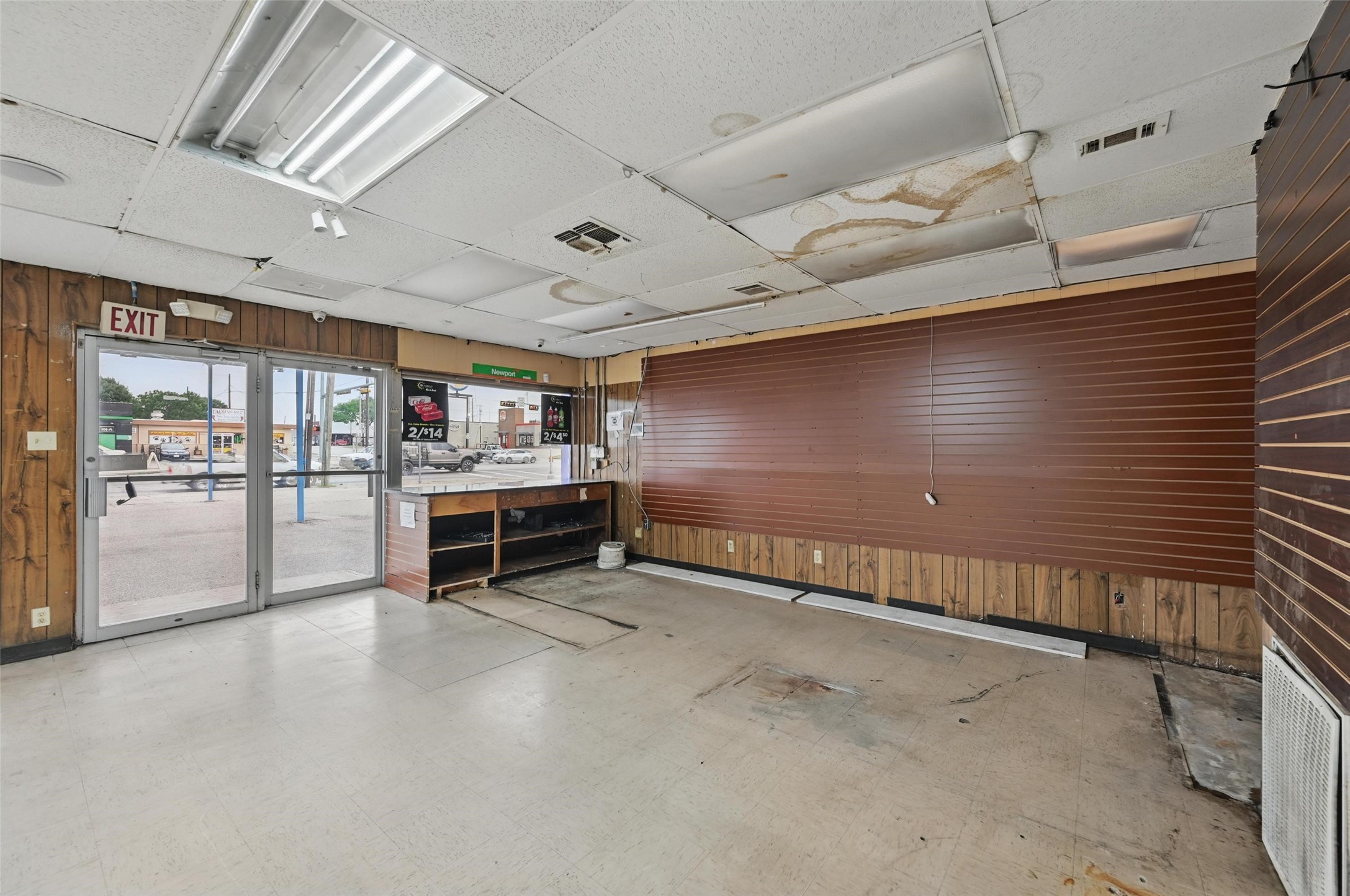 100 S Kaufman Street Ennis TX 75119
