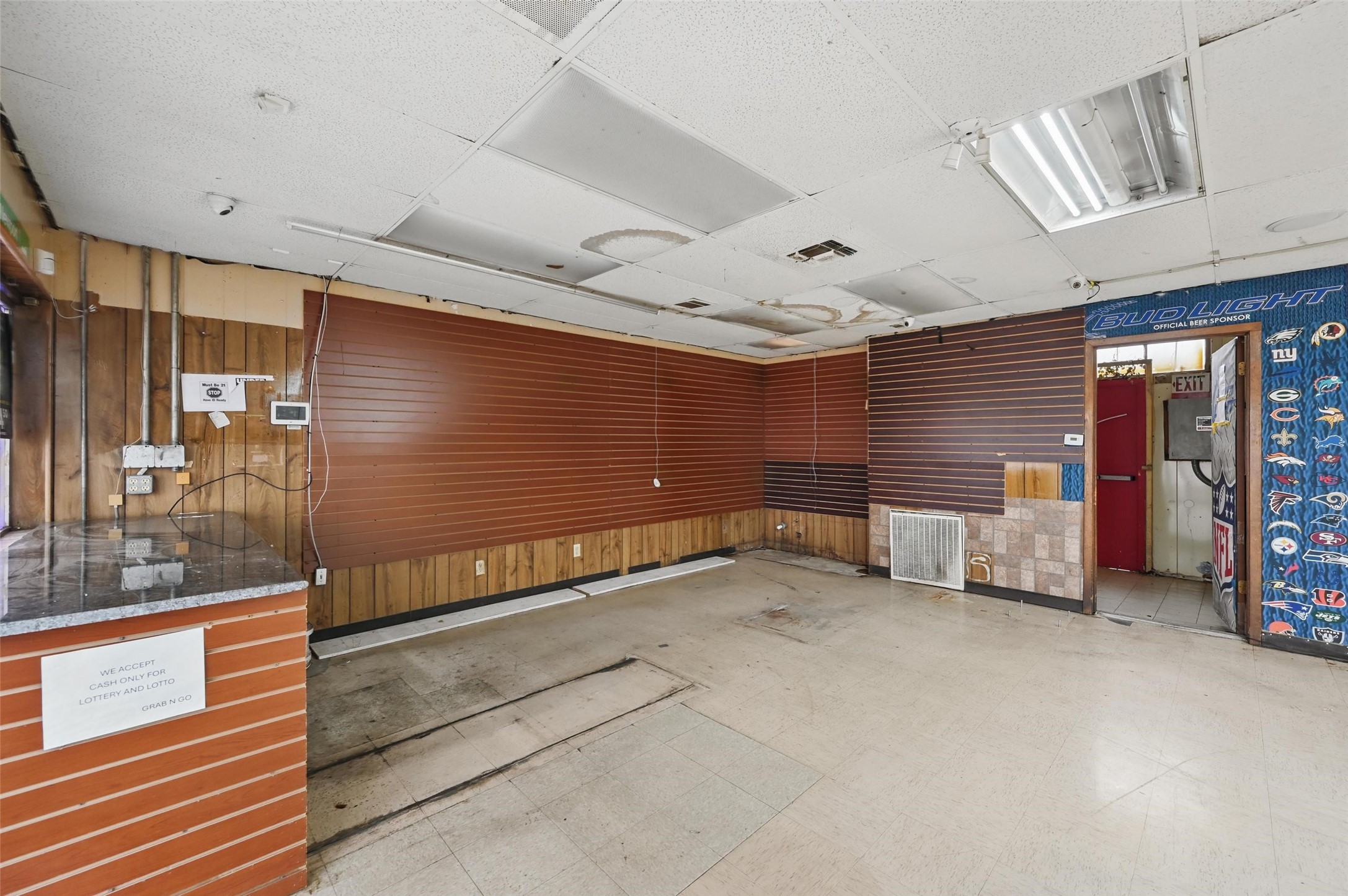 100 S Kaufman Street Ennis TX 75119