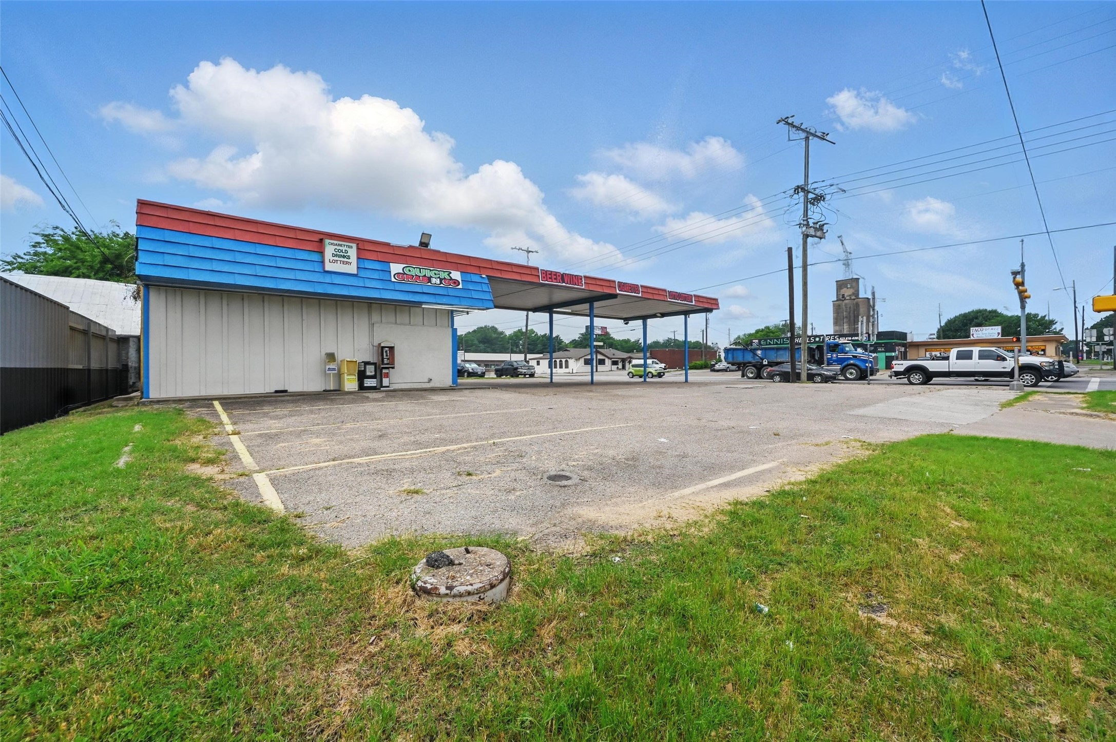 100 S Kaufman Street Ennis TX 75119