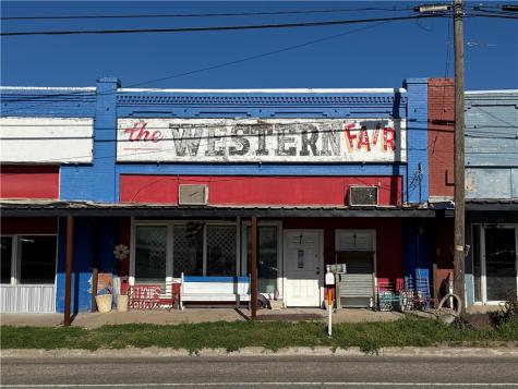 204 E Gassaway Avenue Lott TX 76656