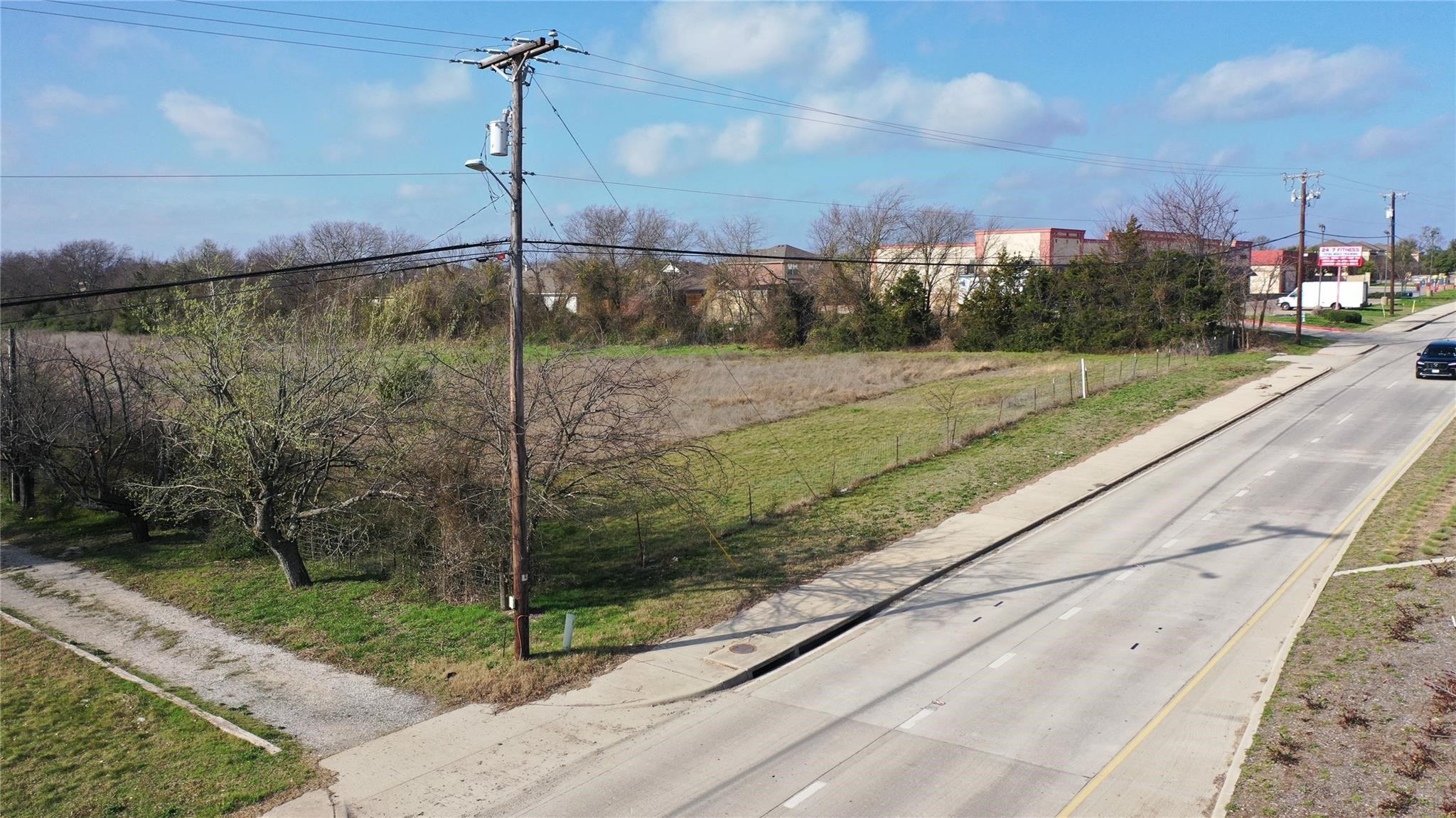611 W White Street Anna TX 75409