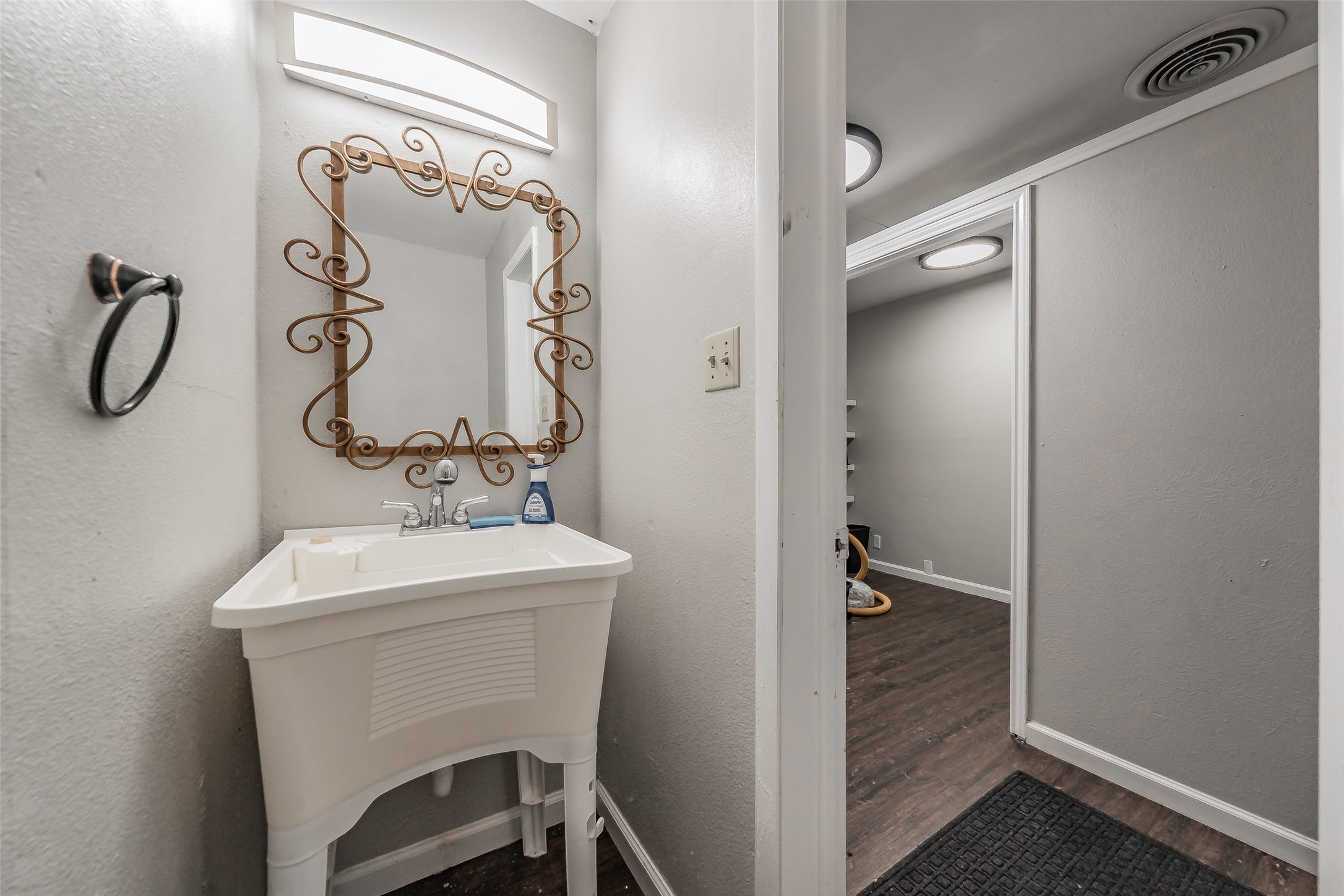 7235 Glenview Drive Richland Hills TX 76180