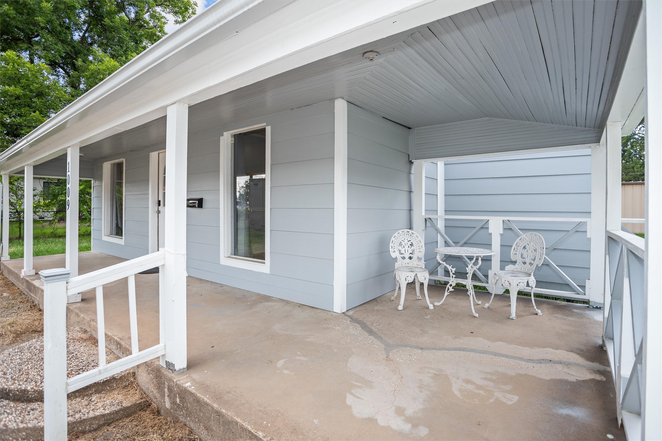 1009 E Denman Avenue Lufkin TX 75901