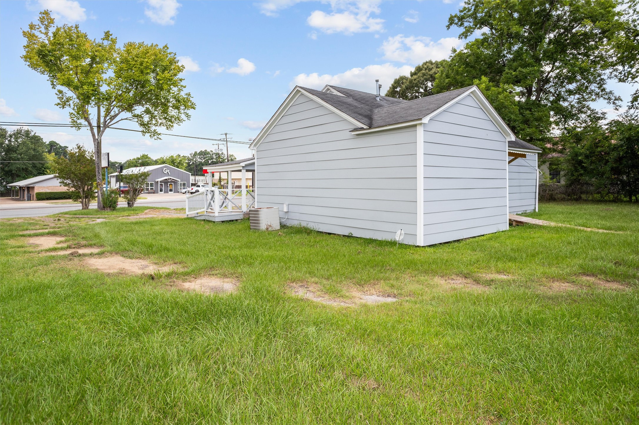 1009 E Denman Avenue Lufkin TX 75901