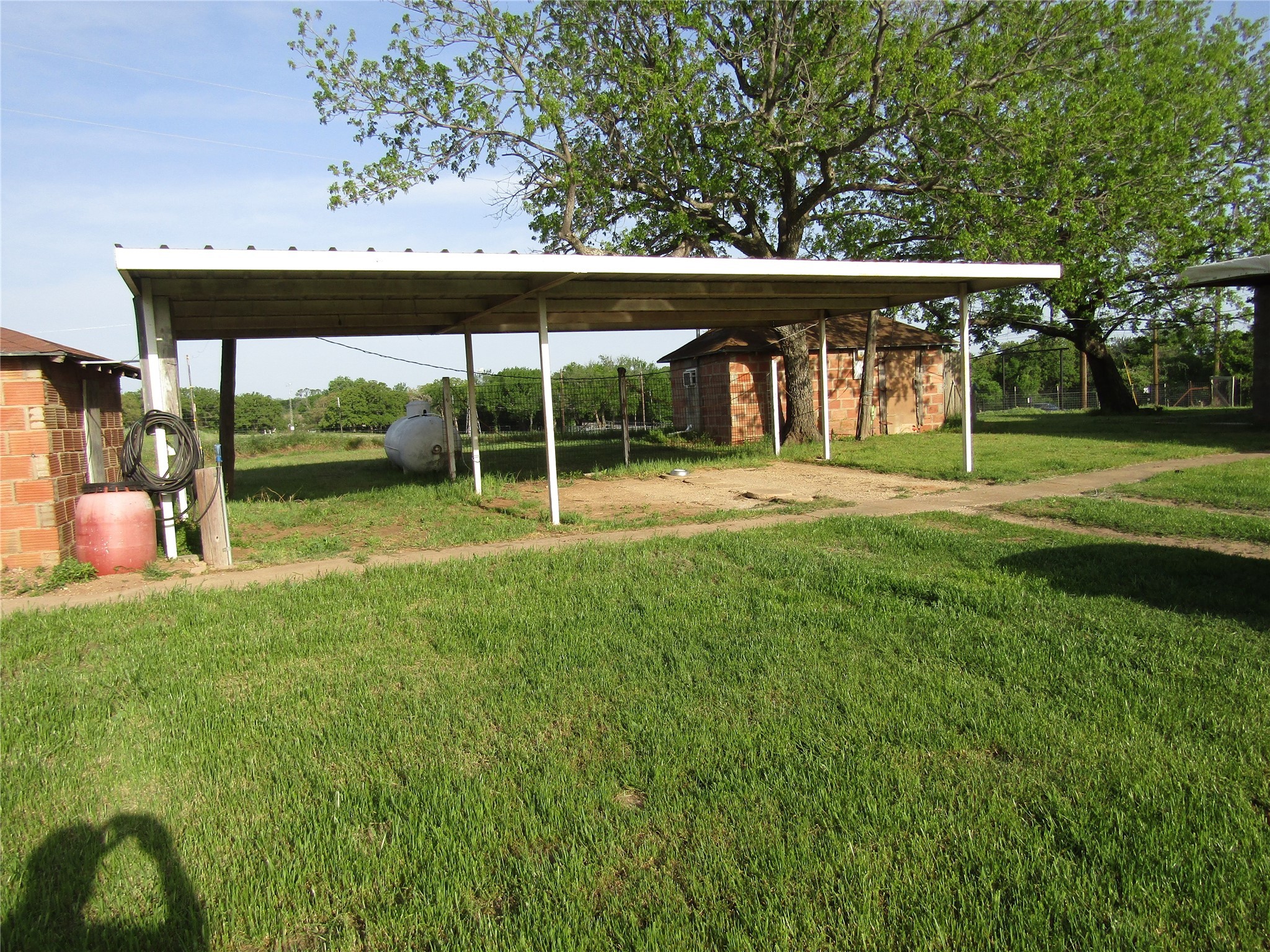 1801 W Highway 199 Springtown TX 76082