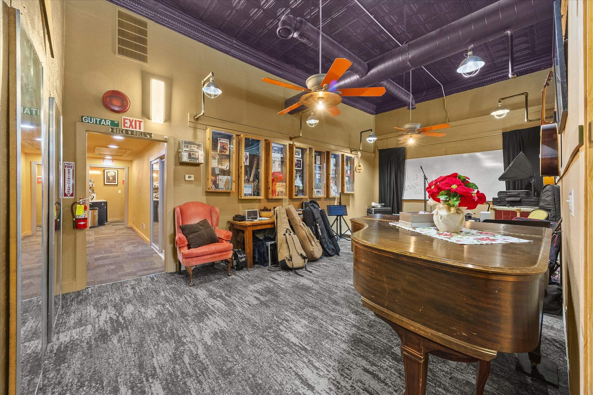 1132 Main Street Commerce TX 75428