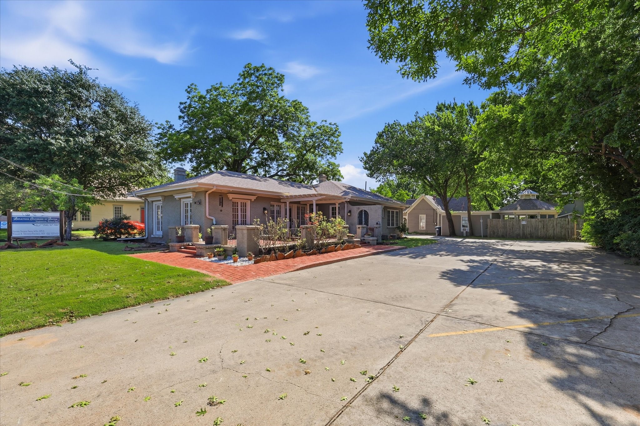 1306 N Locust Street N Denton TX 76201
