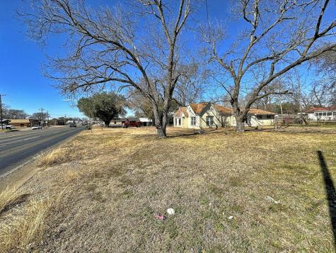 407 E Royall Boulevard Malakoff TX 75148