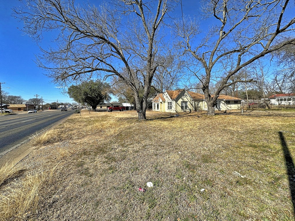 407 E Royall Boulevard Malakoff TX 75148