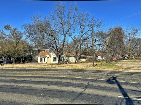 407 E Royall Boulevard Malakoff TX 75148