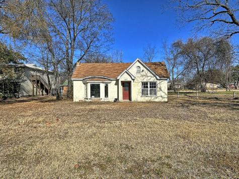 407 E Royall Boulevard Malakoff TX 75148