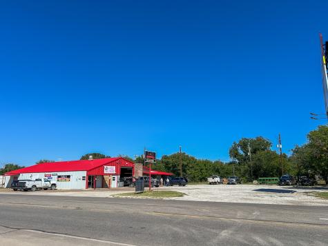 1106 W Main Street Olney TX 76374