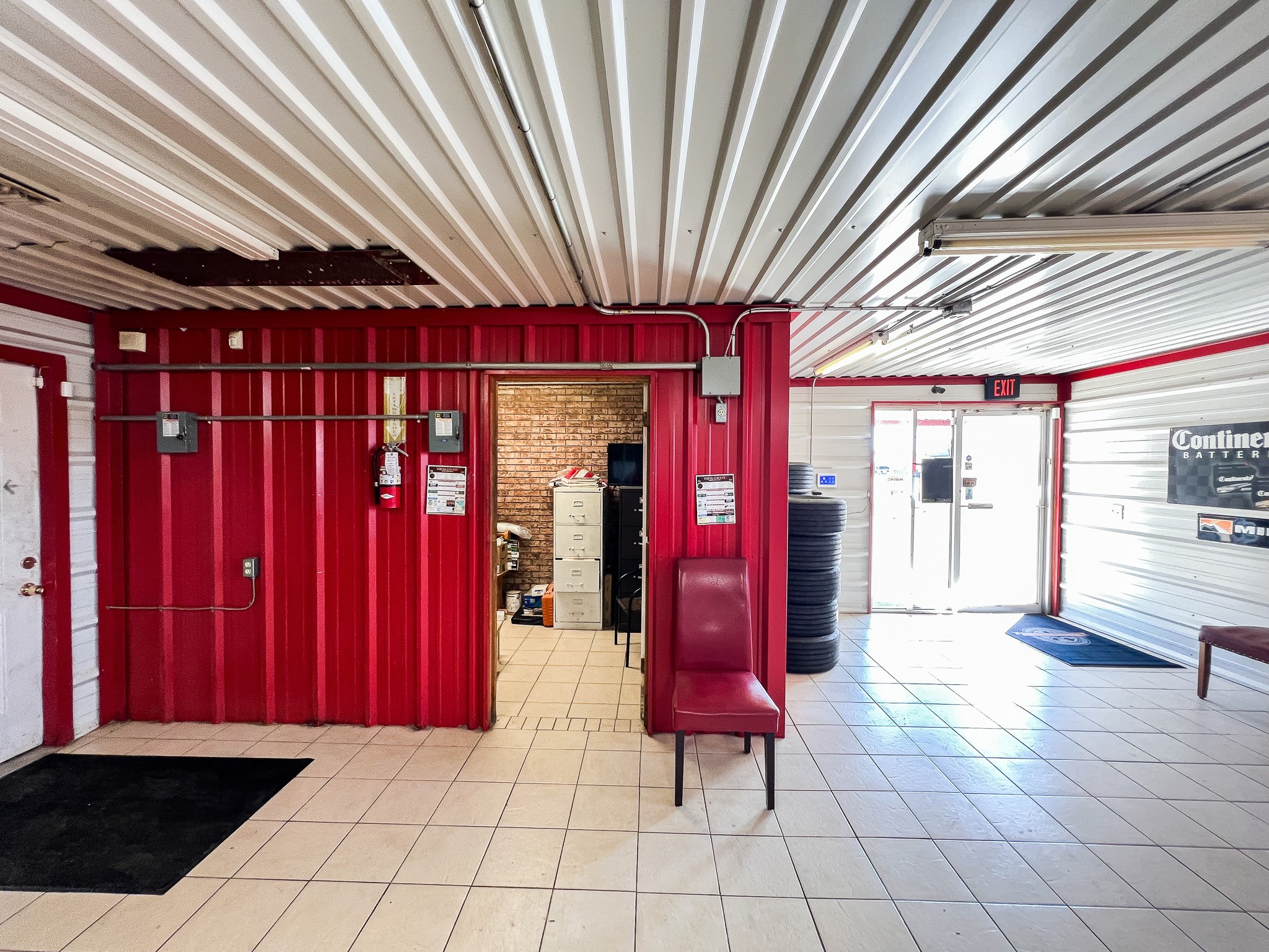 1106 W Main Street Olney TX 76374