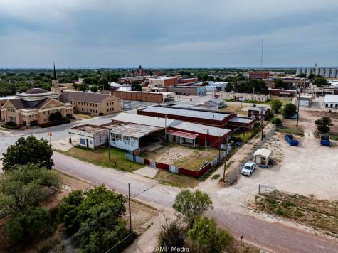 211 N Swenson Street Stamford TX 79553