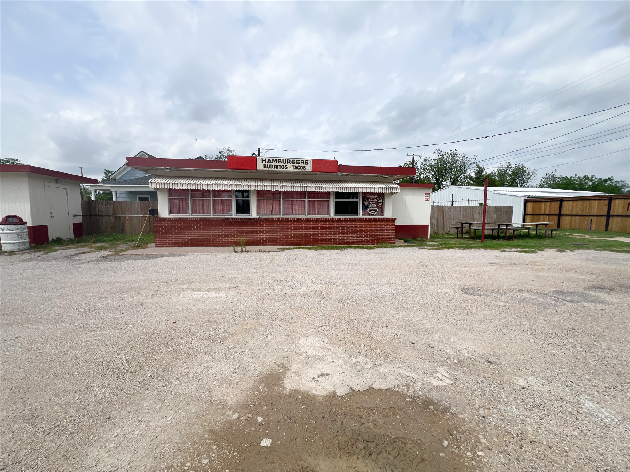 302 E Omega Street Henrietta TX 76365