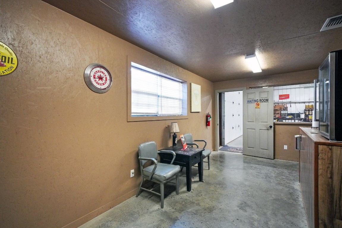 164 Us Highway 380 W Graham TX 76450