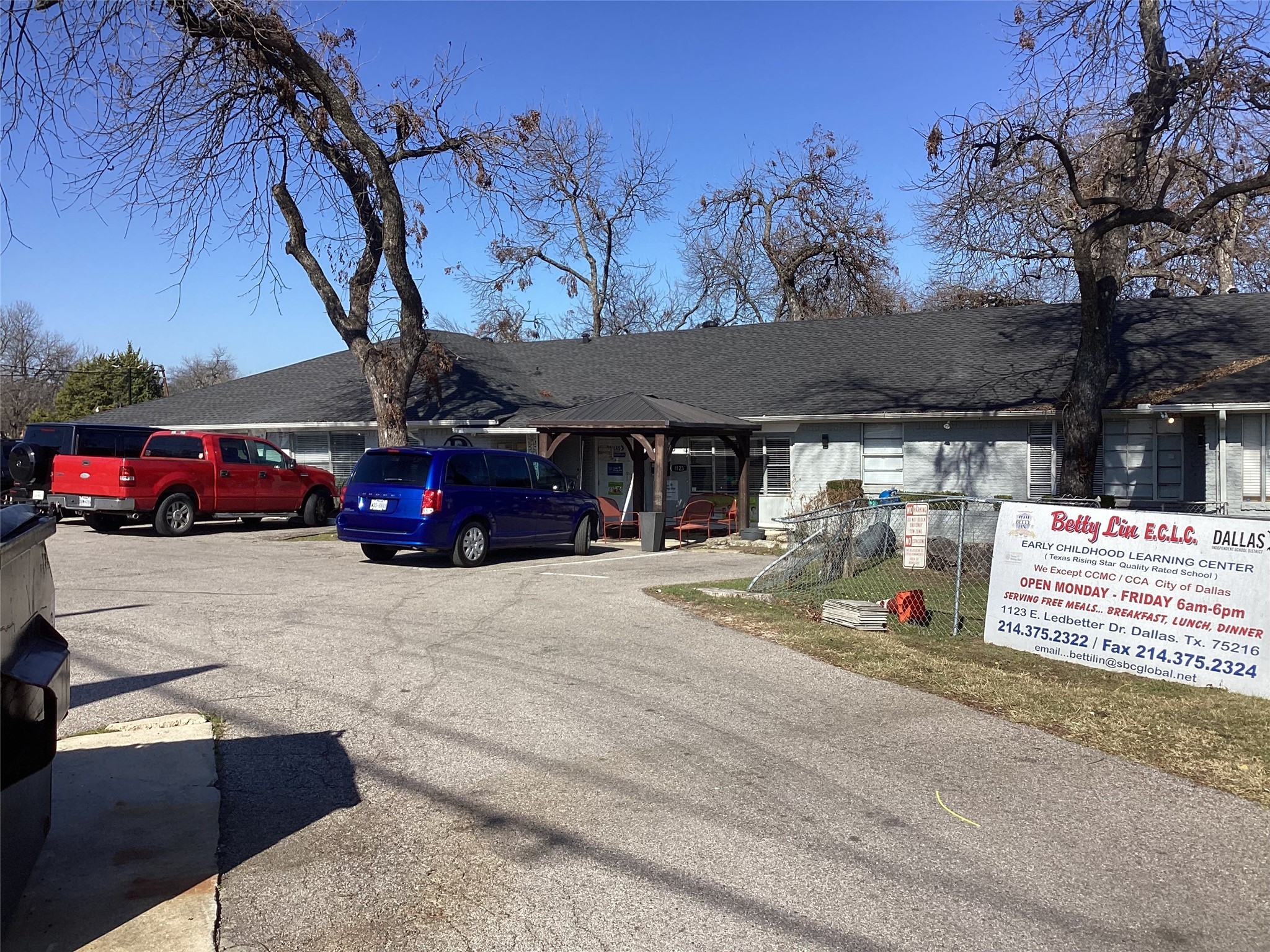 1123 E Ledbetter Drive Dallas TX 75216