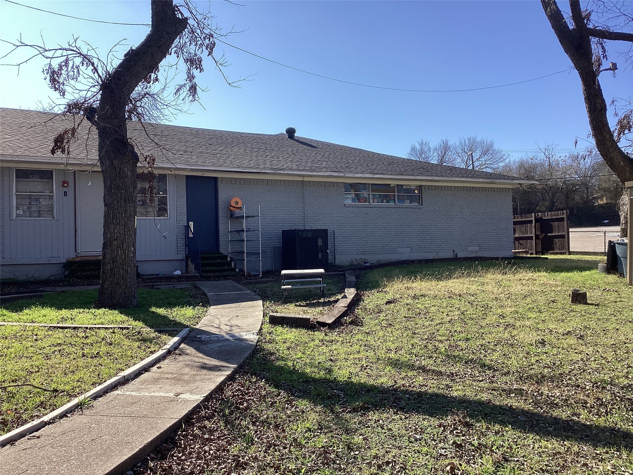 1123 E Ledbetter Drive Dallas TX 75216