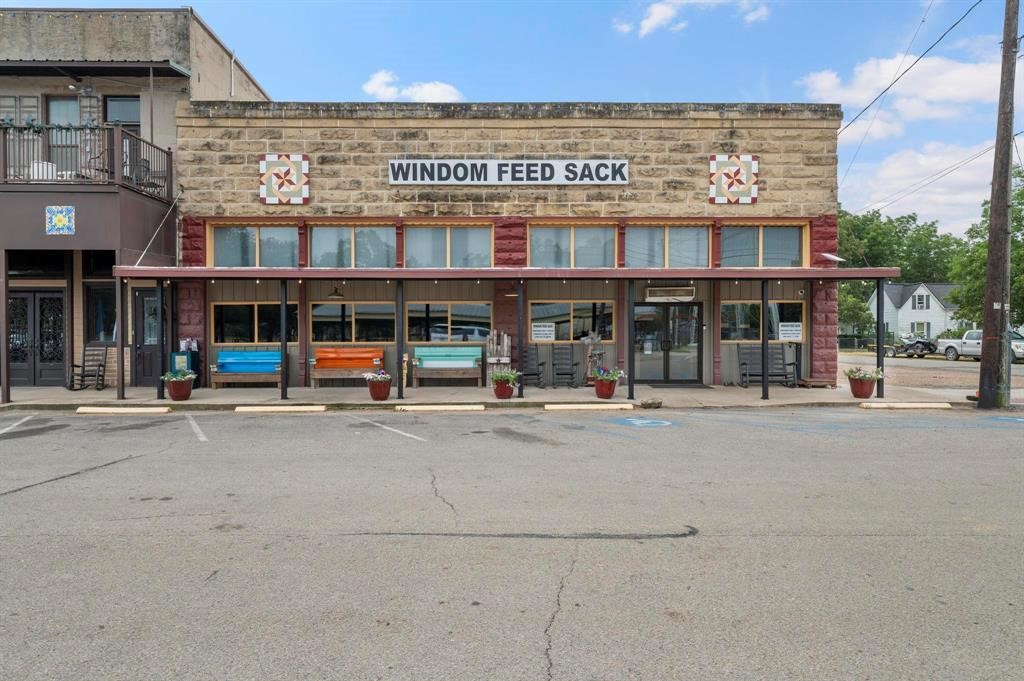 414 Main Street Windom TX 75492