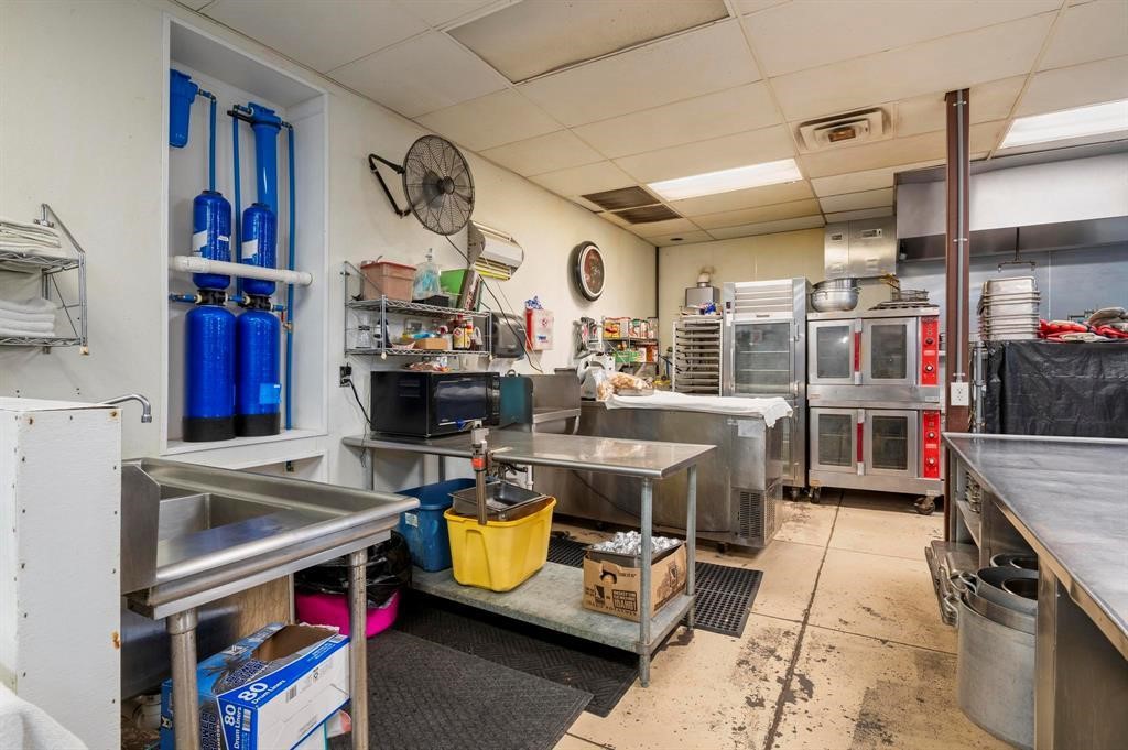 414 Main Street Windom TX 75492