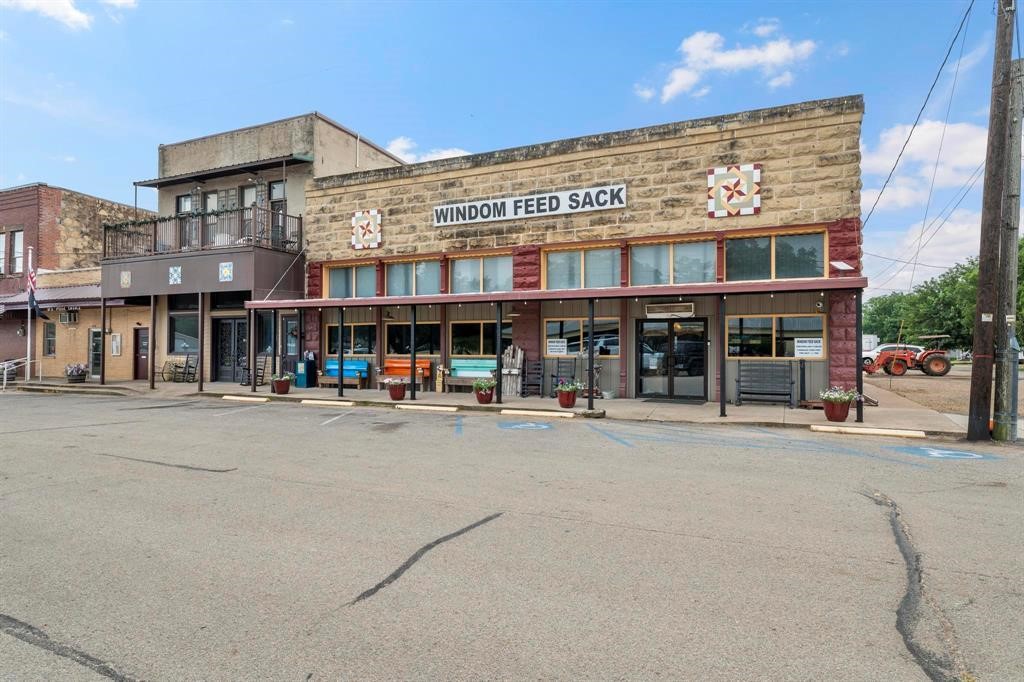 414 Main Street Windom TX 75492