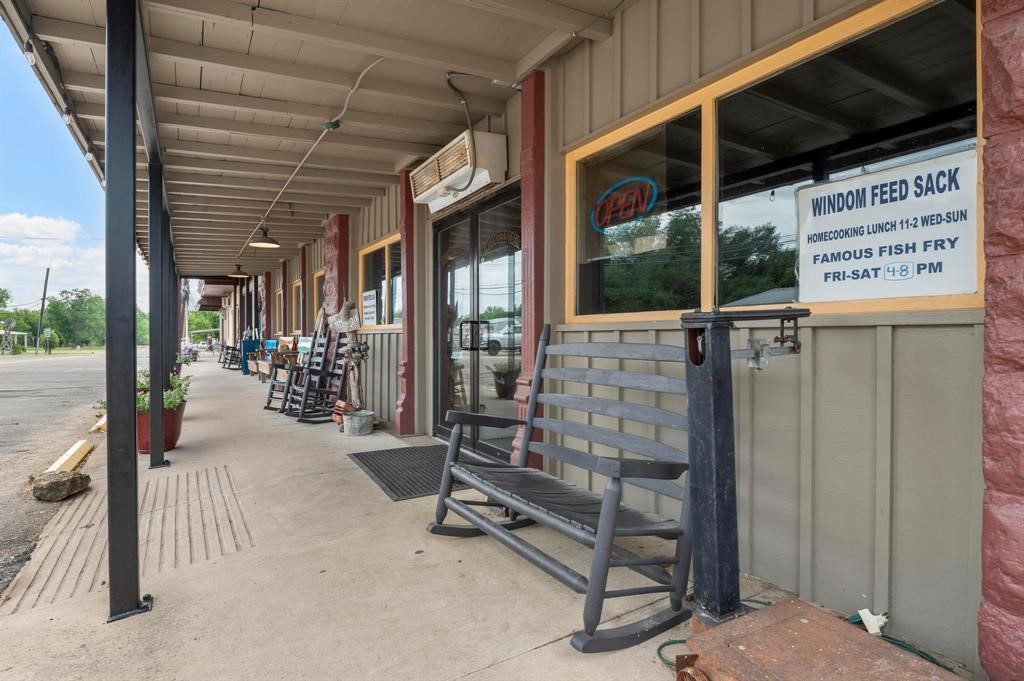 414 Main Street Windom TX 75492