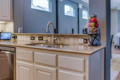 5006 Cedar Springs Road Dallas TX 75235