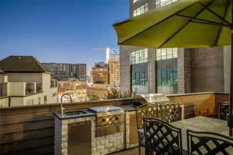 2111 Albany Street Dallas TX 75201