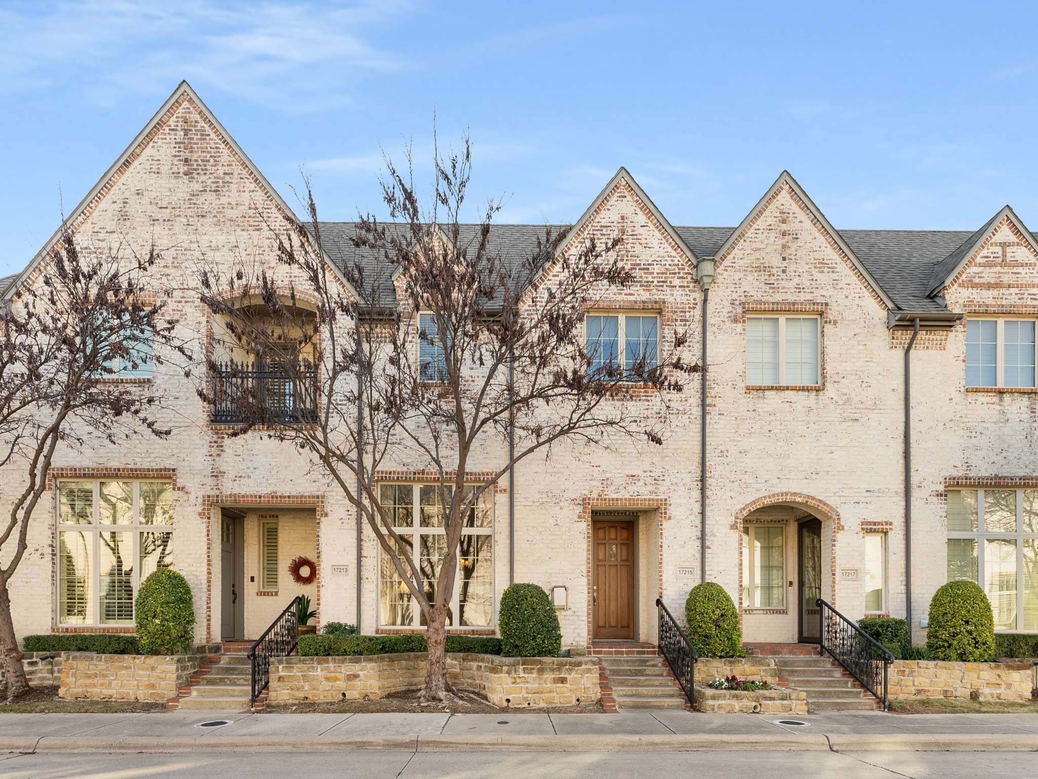 17215 Lechlade Lane Dallas TX 75252