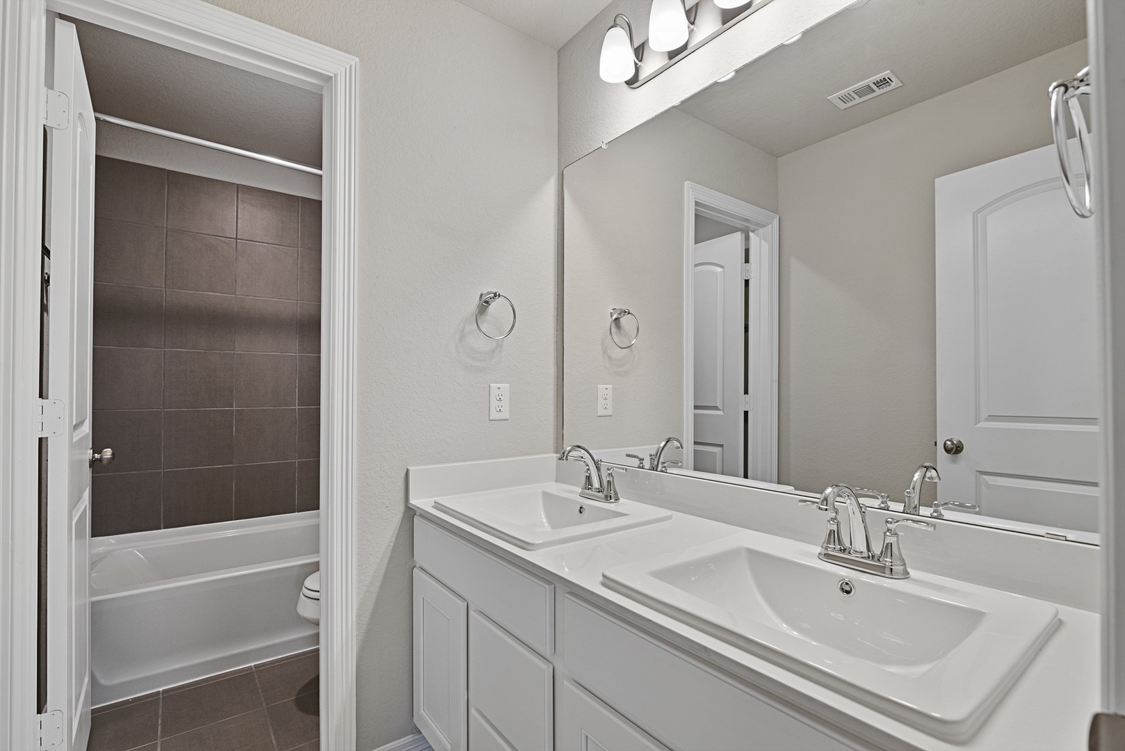 1890 Indigo Heartland TX 75114