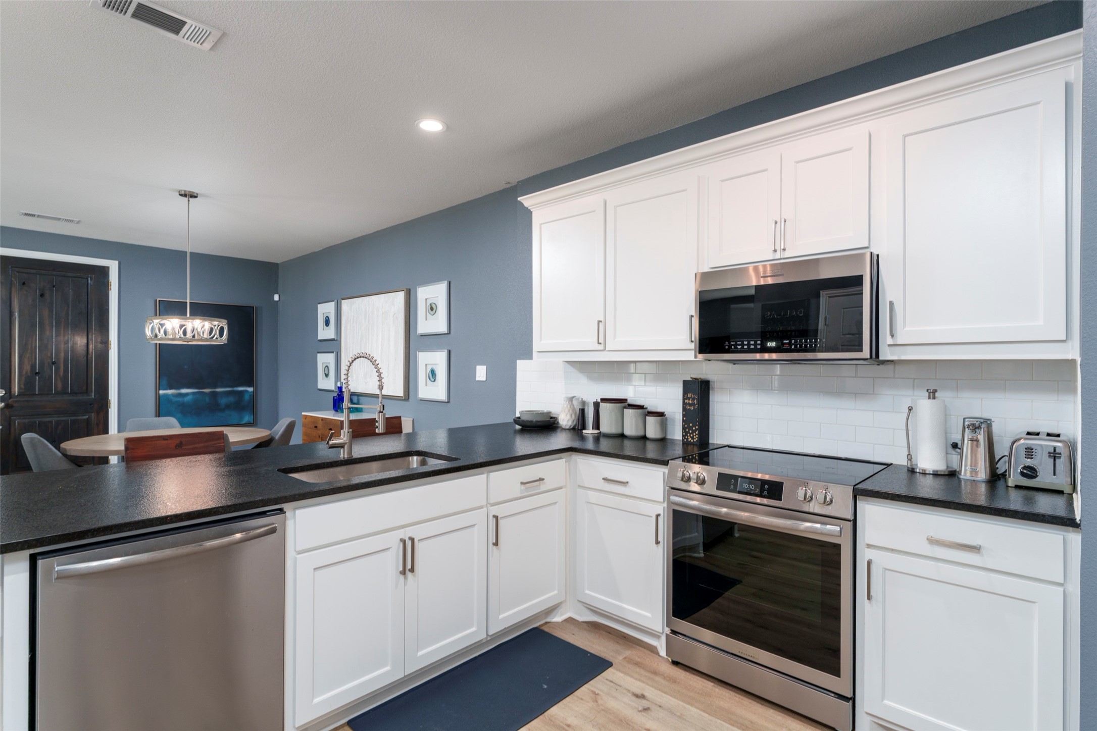 4215 Swinley Forest Drive Arlington TX 76017