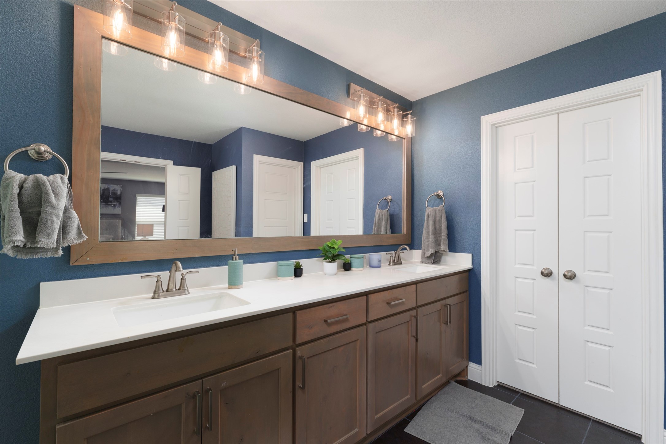 4215 Swinley Forest Drive Arlington TX 76017