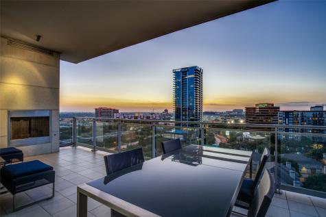 2900 Mckinnon Street Dallas TX 75201
