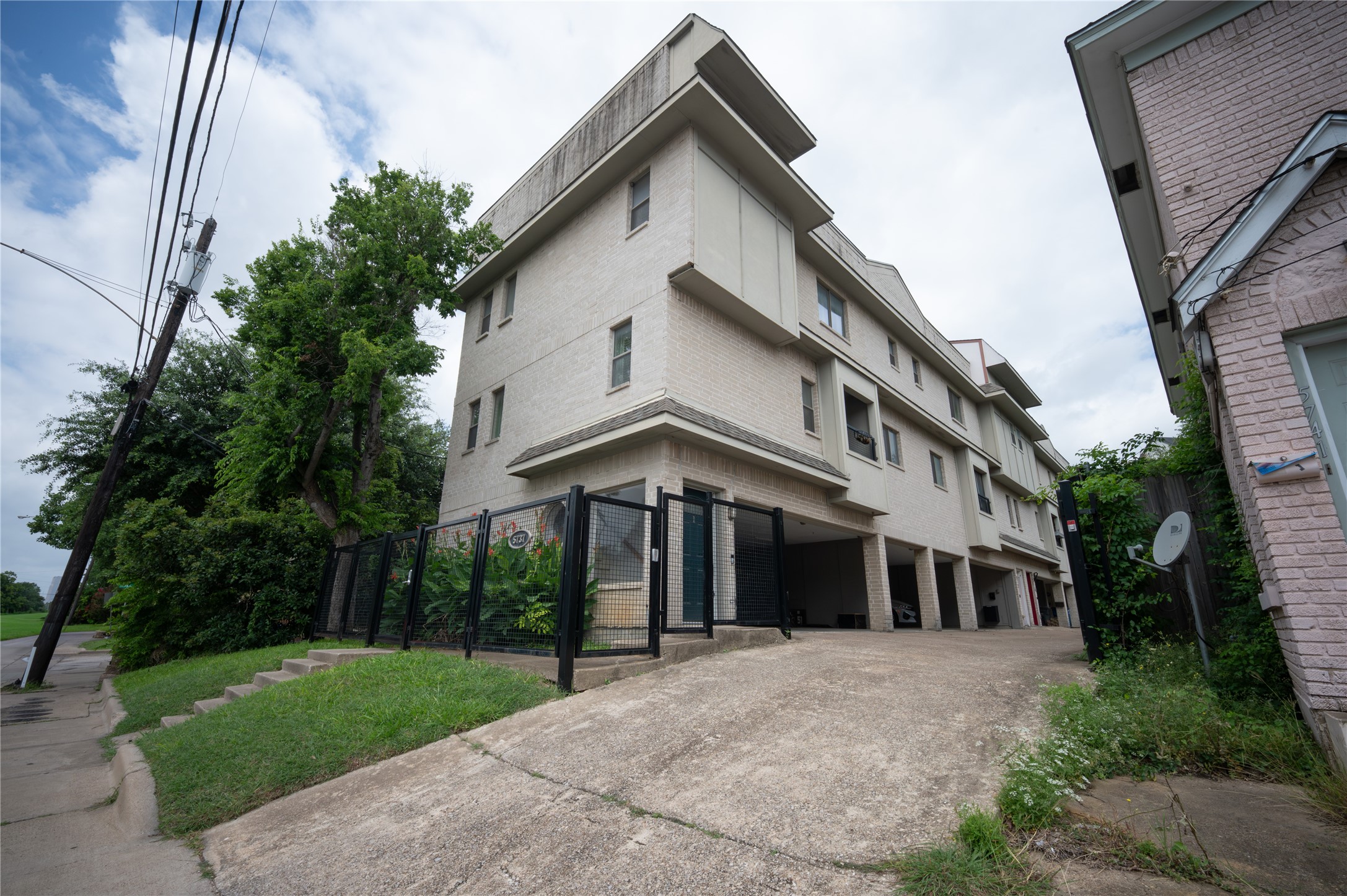 5737 Live Oak Street Dallas TX 75206