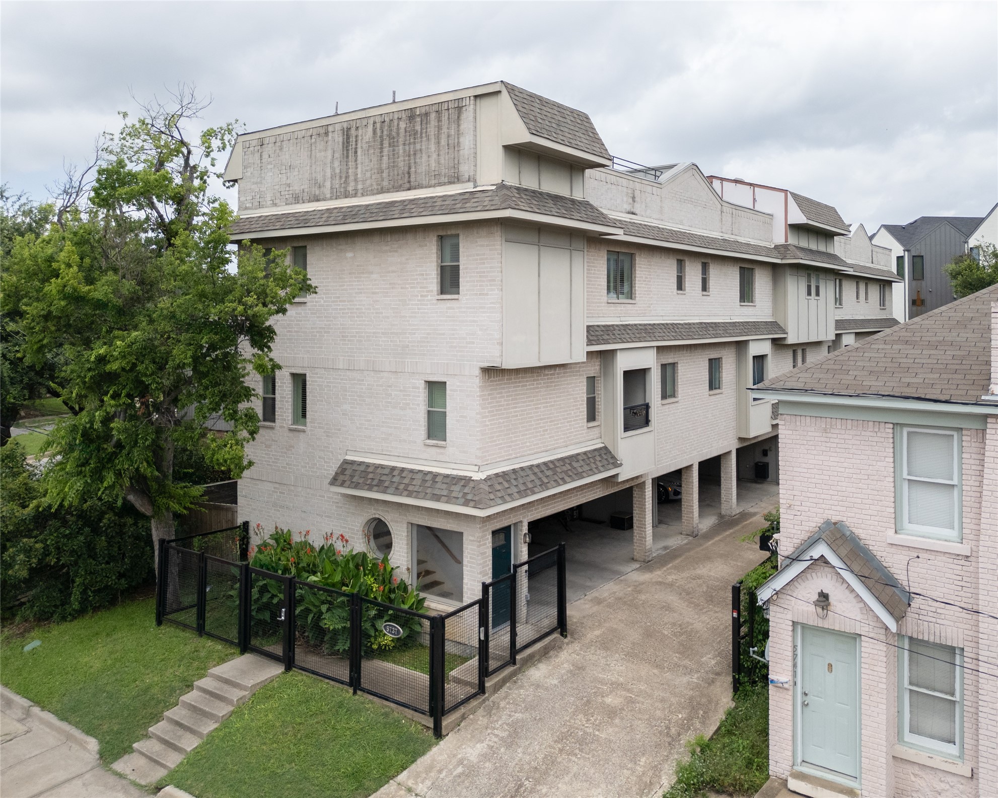 5737 Live Oak Street Dallas TX 75206