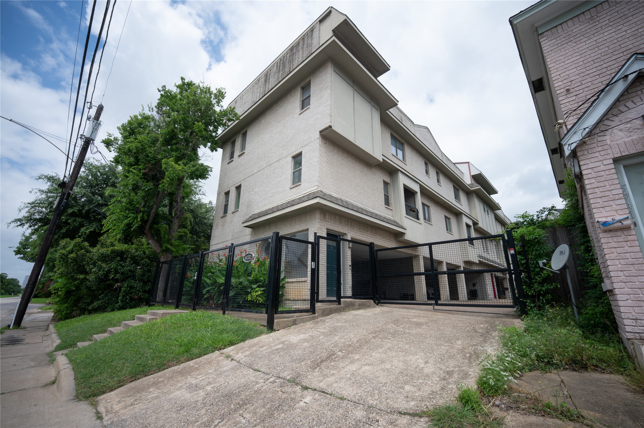 5737 Live Oak Street Dallas TX 75206