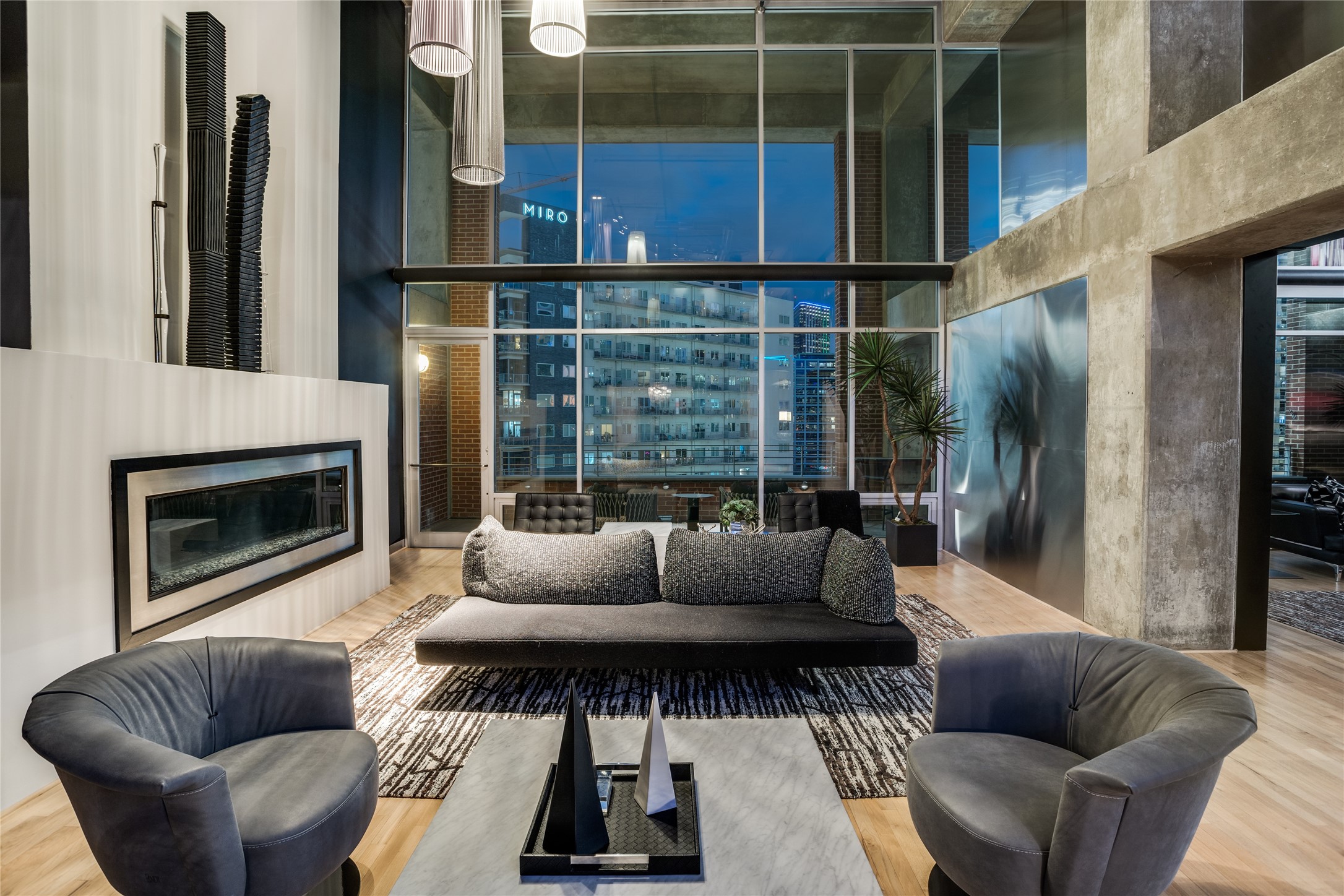 2011 Cedar Springs Road Dallas TX 75201