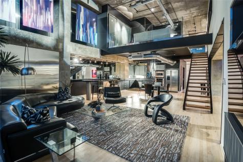 2011 Cedar Springs Road Dallas TX 75201