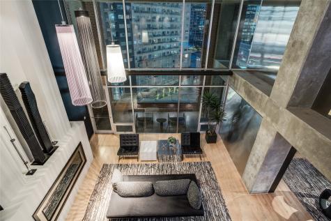 2011 Cedar Springs Road Dallas TX 75201