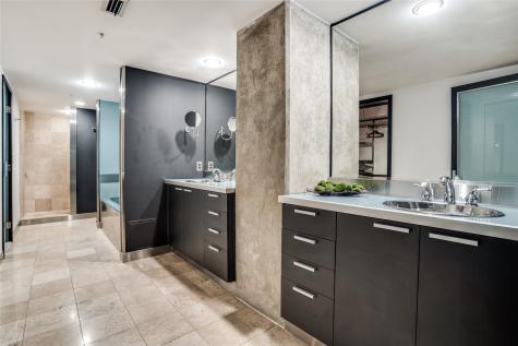 2011 Cedar Springs Road Dallas TX 75201