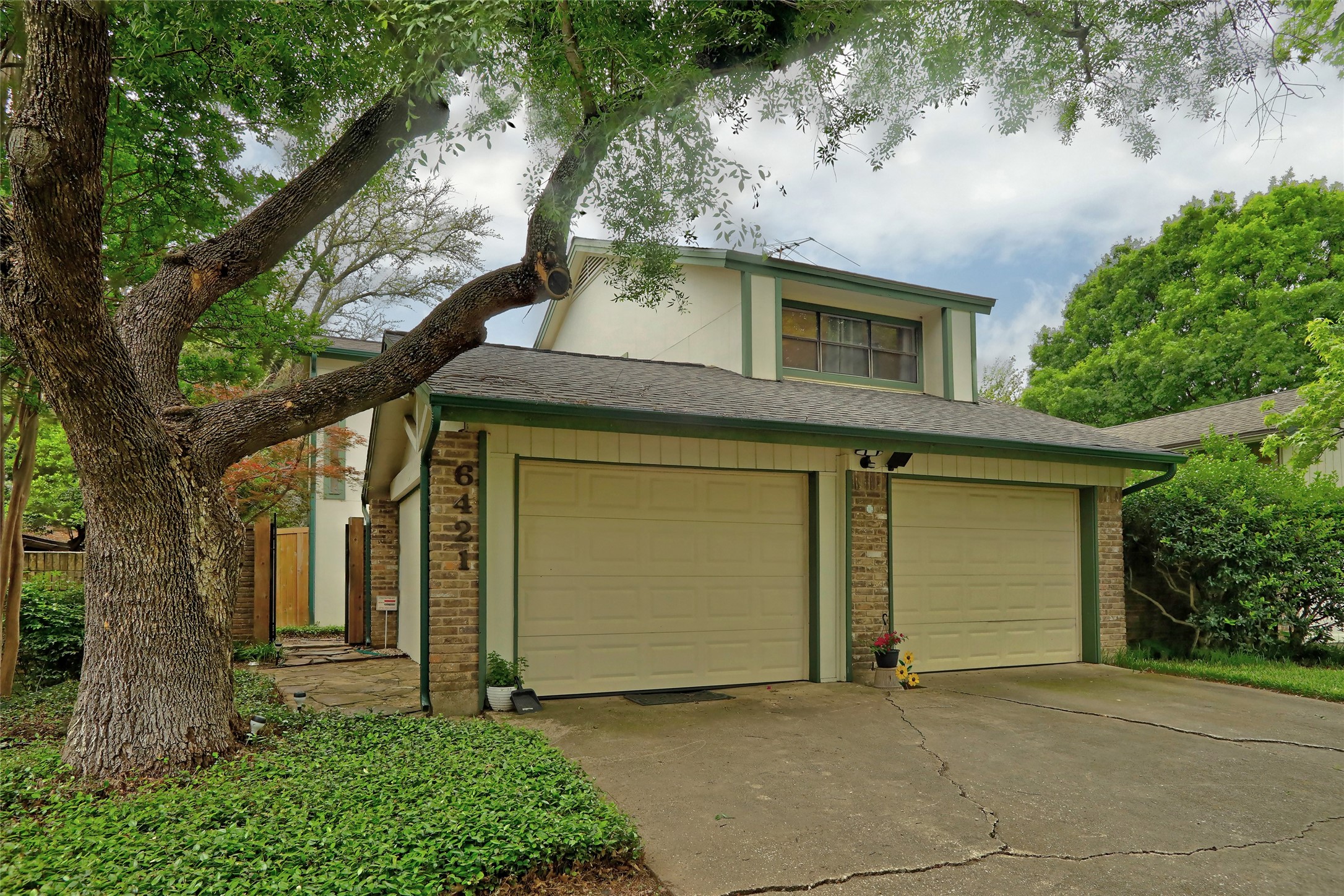 6421 Larmanda Street Dallas TX 75231