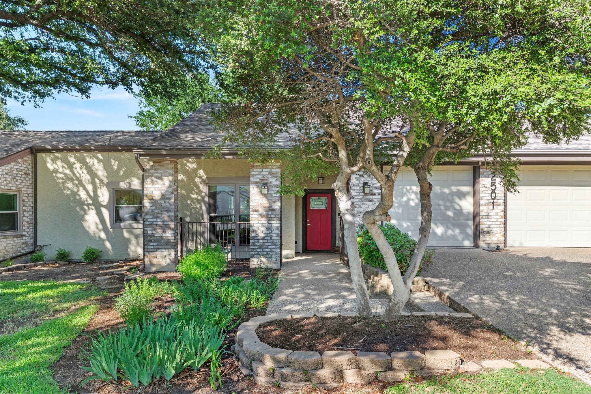 2501 Country Place Carrollton TX 75006