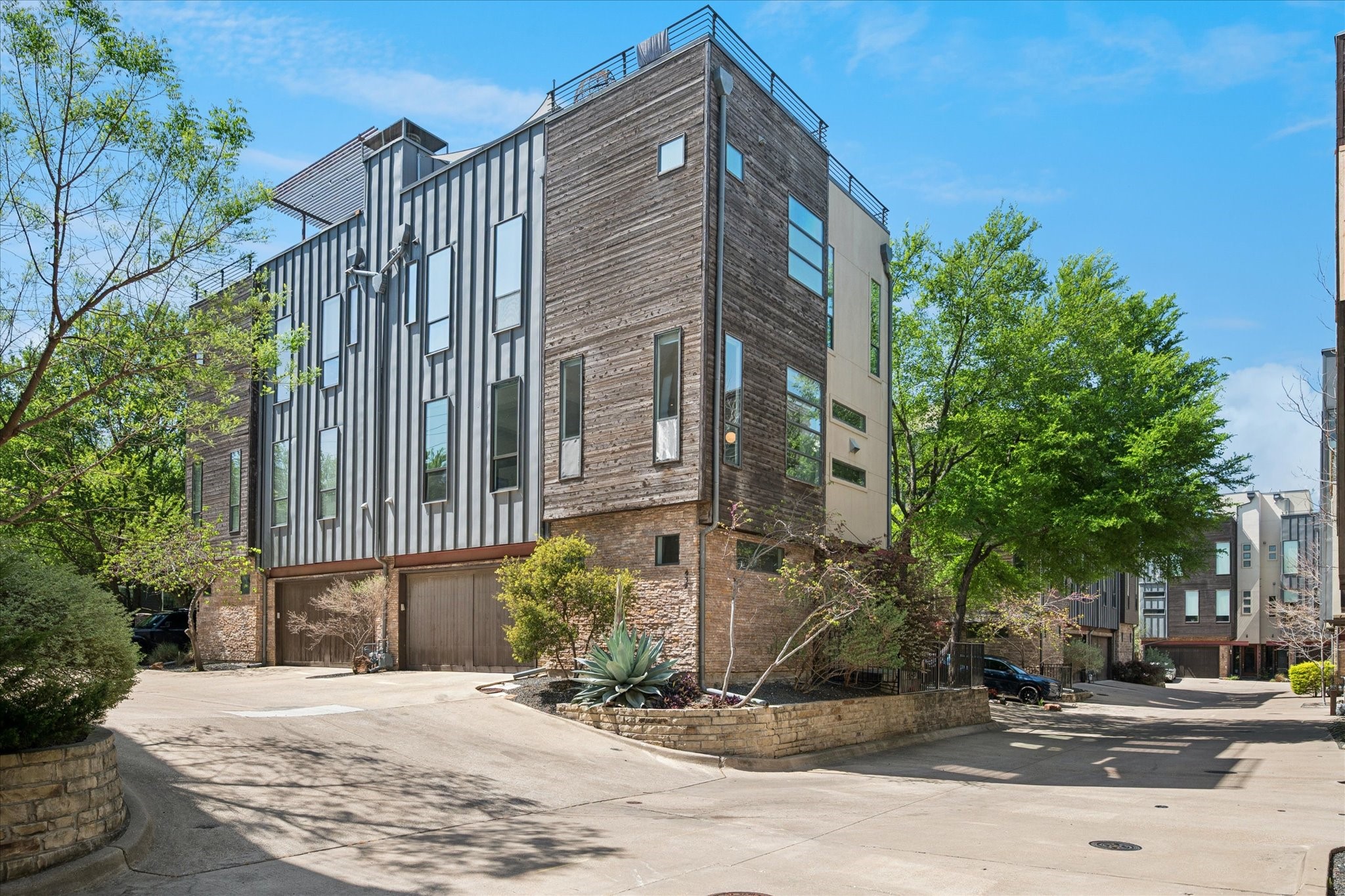 432 Trinity River Circle Dallas TX 75203