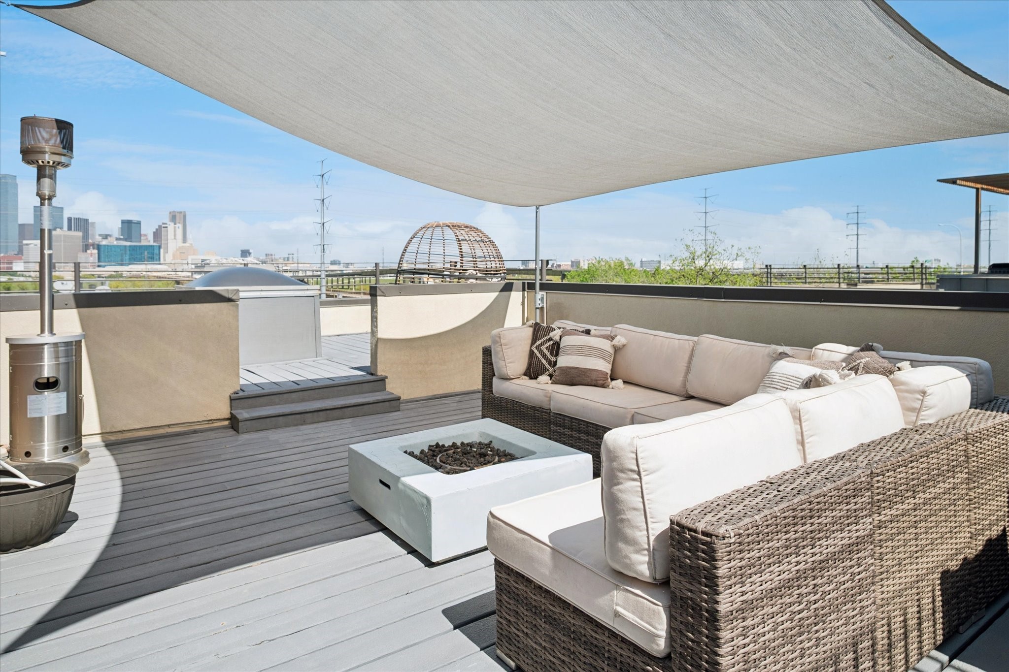 432 Trinity River Circle Dallas TX 75203