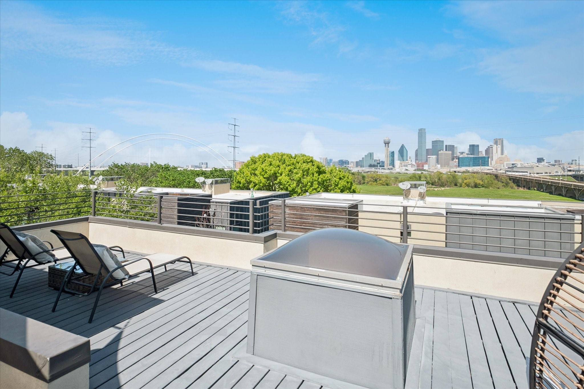 432 Trinity River Circle Dallas TX 75203