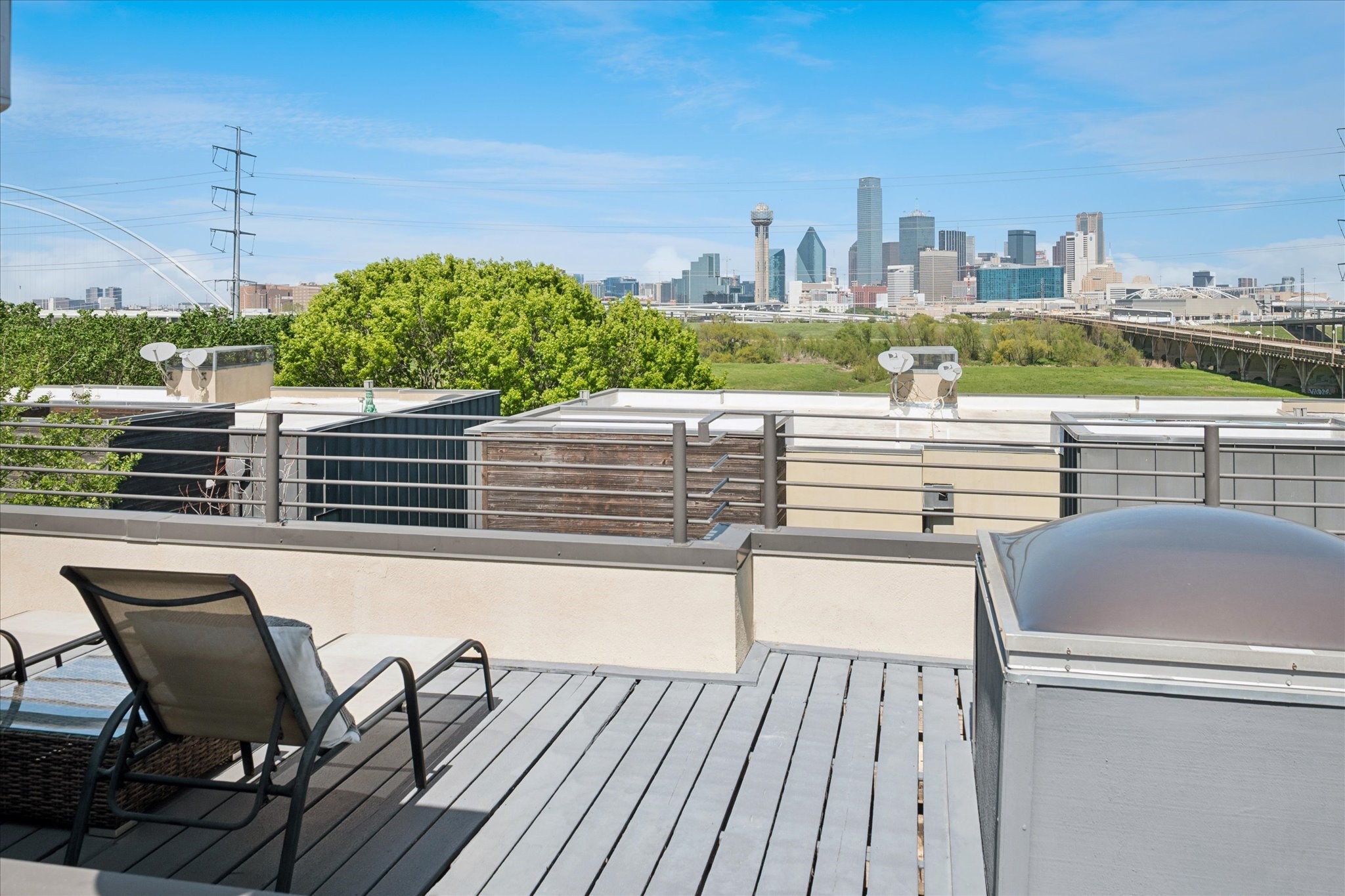 432 Trinity River Circle Dallas TX 75203